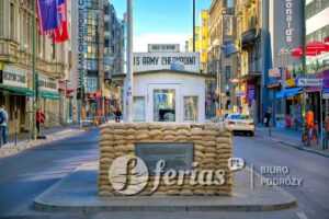 Checkpoint Charlie w Berlin