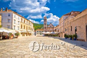 Kościół na placu Pjaca w mieście Hvar