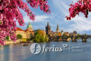Praga, widok na most Karola, Czechy