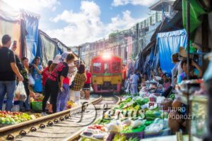 Rynek kolejowy Maeklong, Tajlandia