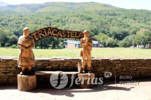 Wjazd do wioski Triacastela, Hiszpania