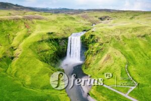 Wodospad Skogafoss na Islandii
